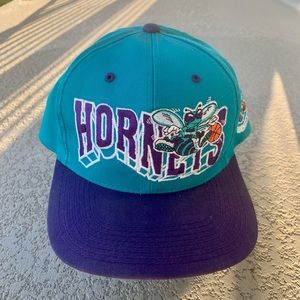 Vintage Charlotte hornets snapback hat